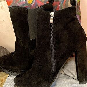 Brand new size 10 color black